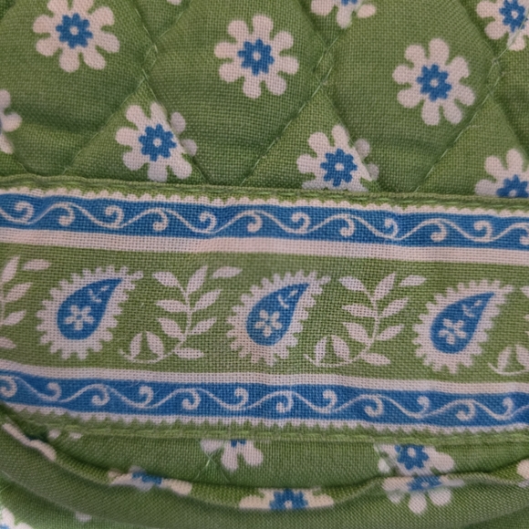 Green Quilted Floral Wallet | Cottagecore Boho Cotton Zip Pouch - Picture 7 of 7